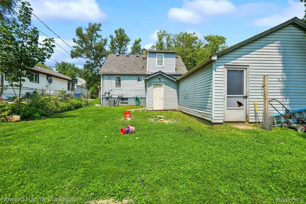 1017 Lakeview Street Waterford Charter Township MI 48328