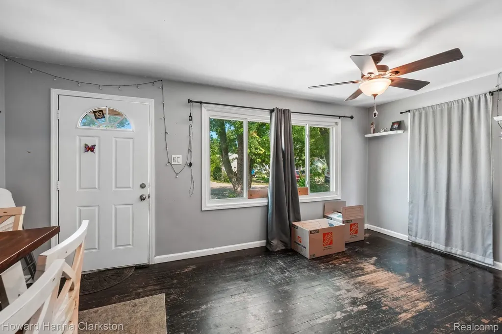 1017 Lakeview Street Waterford Charter Township MI 48328
