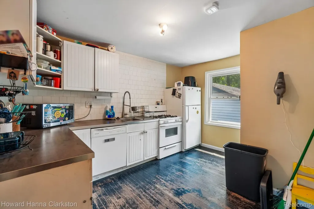 1017 Lakeview Street Waterford Charter Township MI 48328