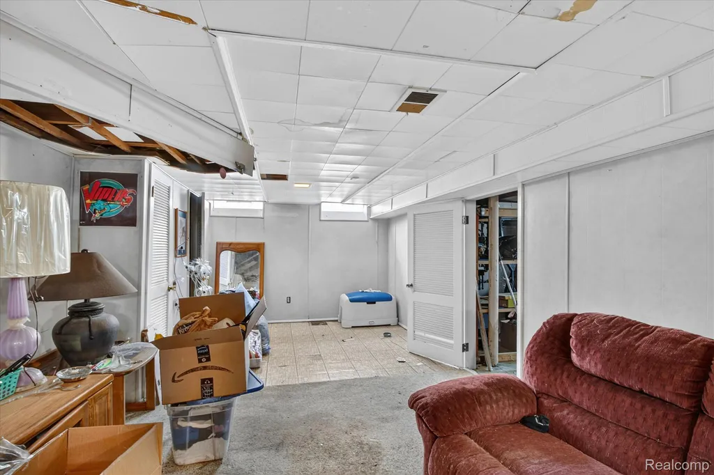 24584 Marine Avenue Eastpointe City MI 48021