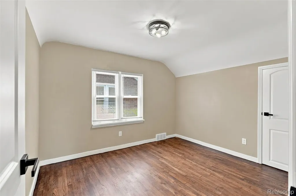 10346 Lakepointe Street Detroit City MI 48224