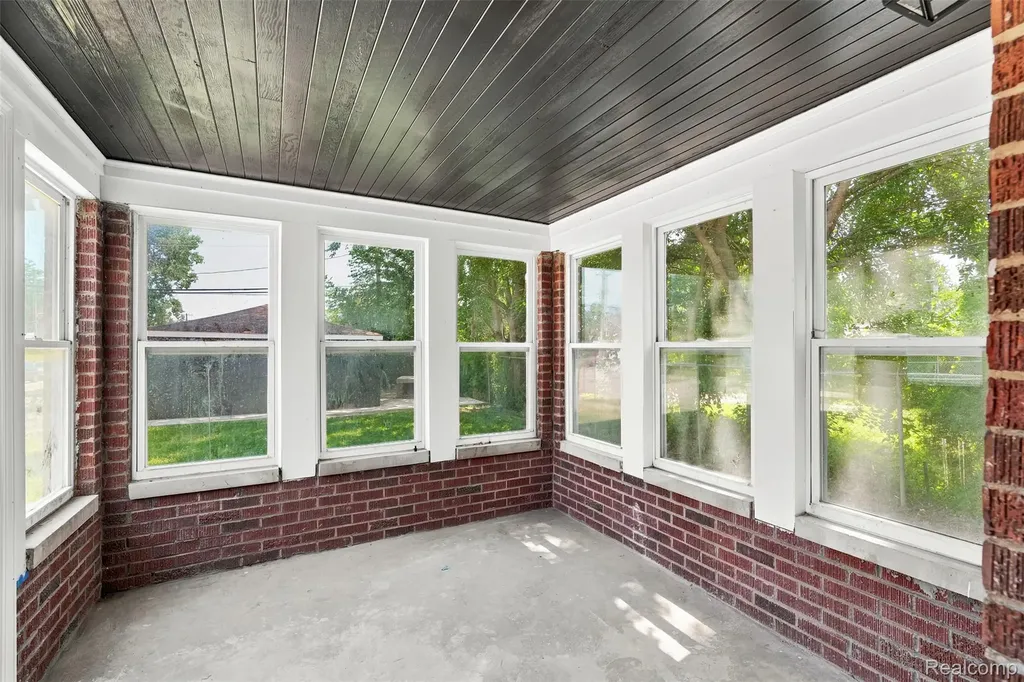10346 Lakepointe Street Detroit City MI 48224