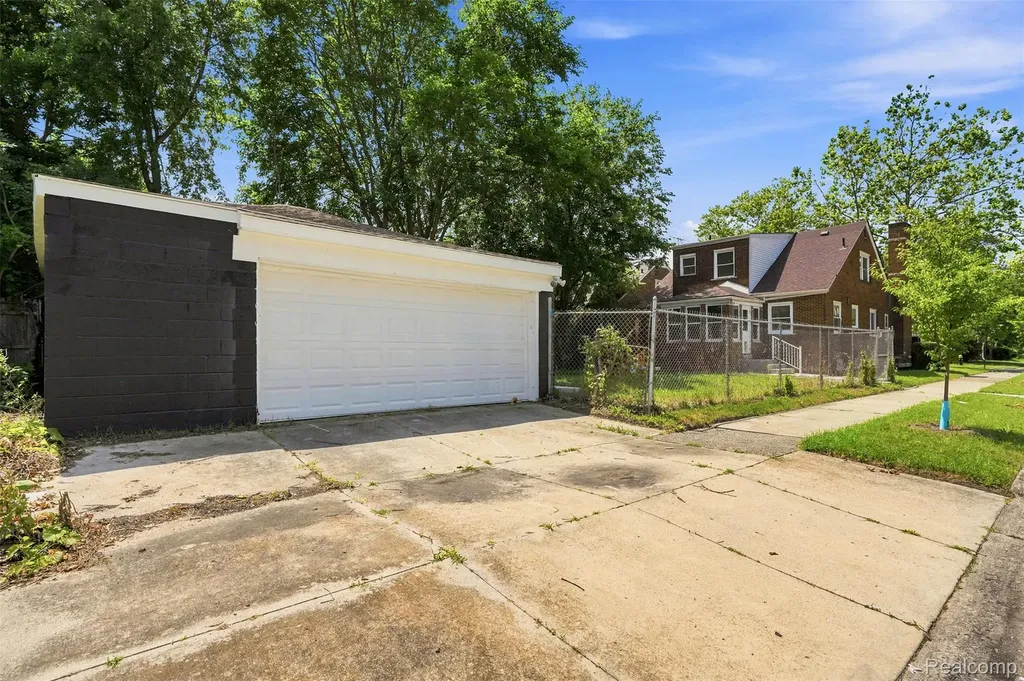10346 Lakepointe Street Detroit City MI 48224
