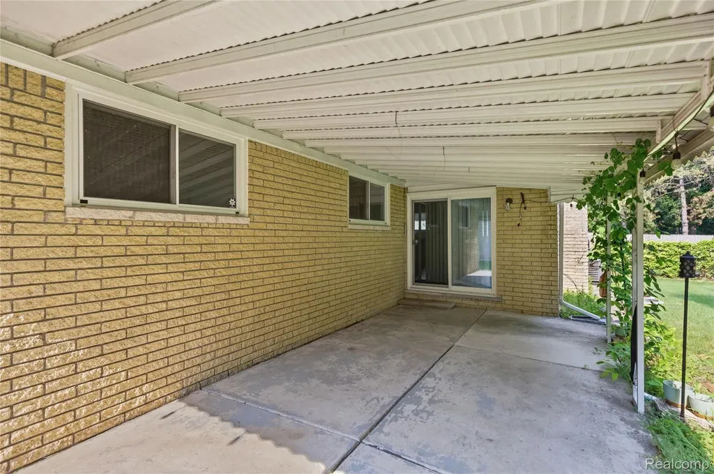14630 Rice Drive Sterling Heights City MI 48313
