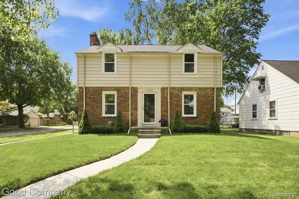 1124 E 5th Street Royal Oak City MI 48067