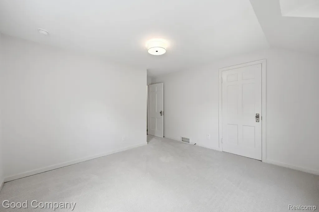 1124 E 5th Street Royal Oak City MI 48067