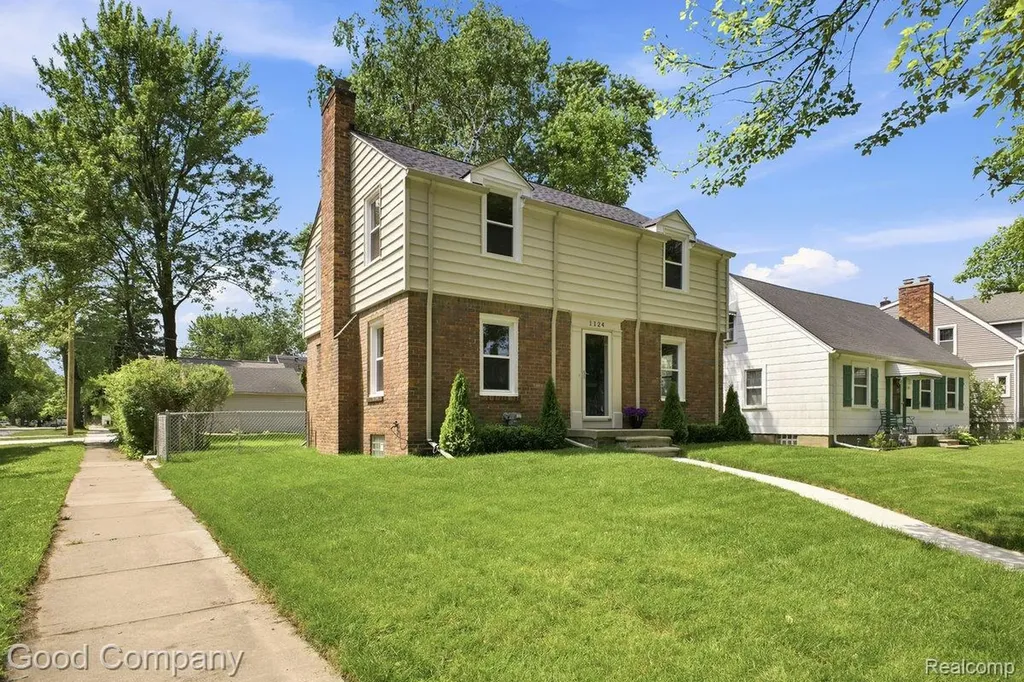 1124 E 5th Street Royal Oak City MI 48067