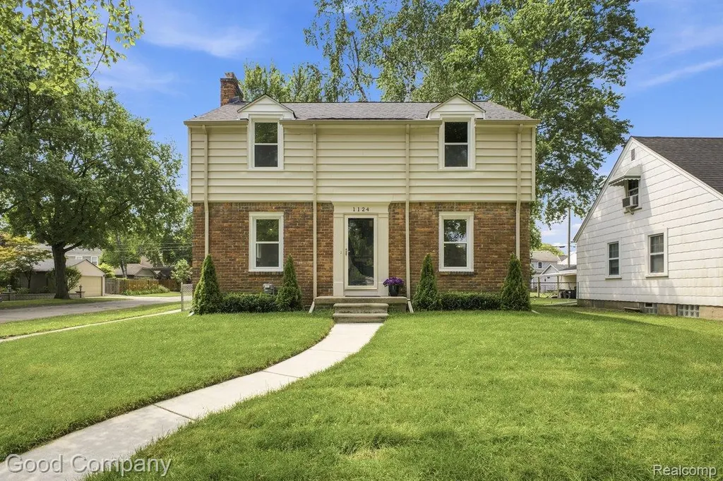 1124 E 5th Street Royal Oak City MI 48067