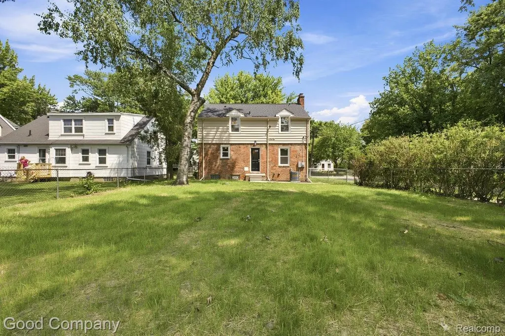 1124 E 5th Street Royal Oak City MI 48067