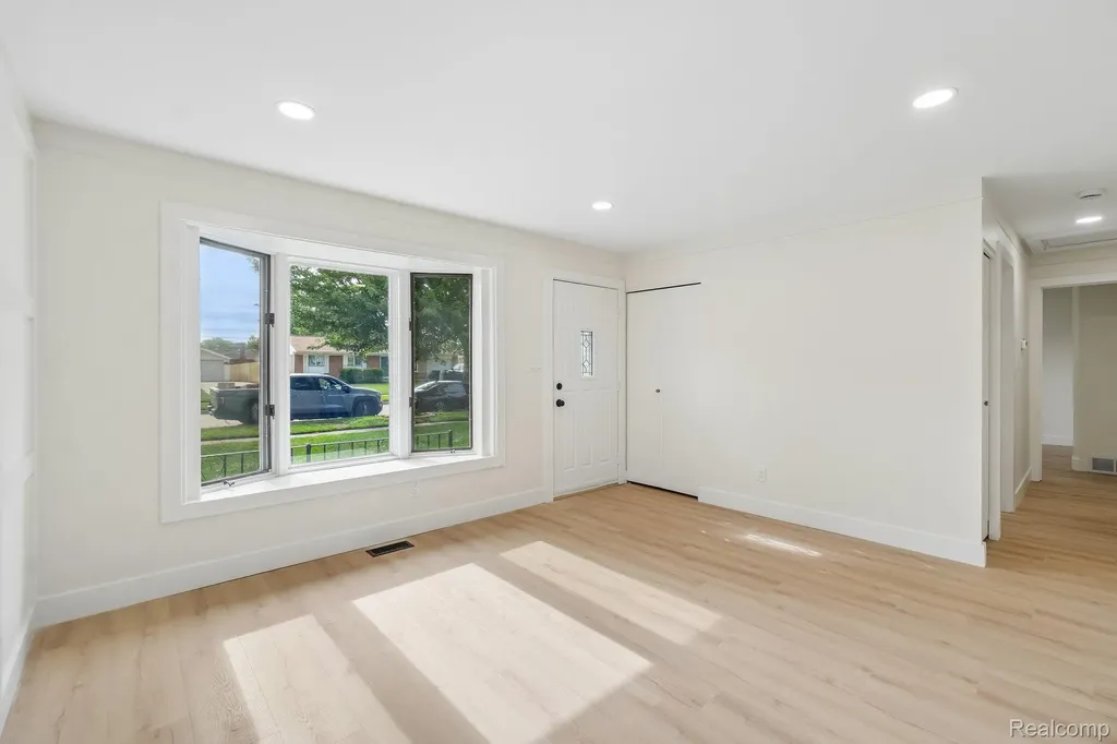 39420 Millington Drive Sterling Heights City MI 48313
