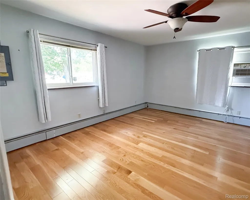 1460 Monroe Street Carleton Village MI 48117