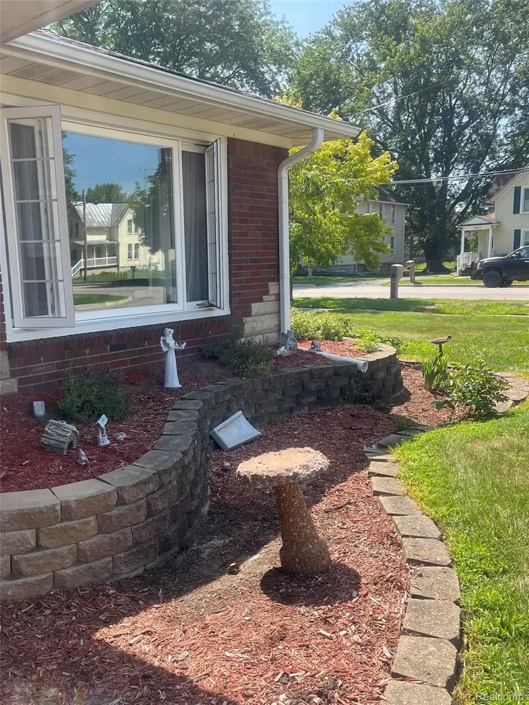 1460 Monroe Street Carleton Village MI 48117