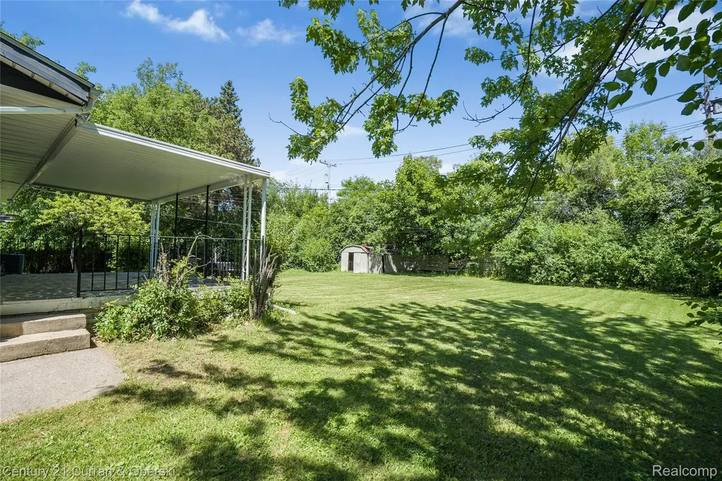 28906 Lorikay Street Farmington Hills City MI 48334