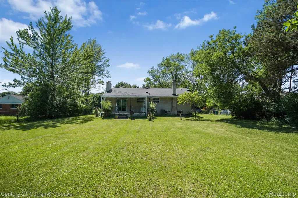 28906 Lorikay Street Farmington Hills City MI 48334