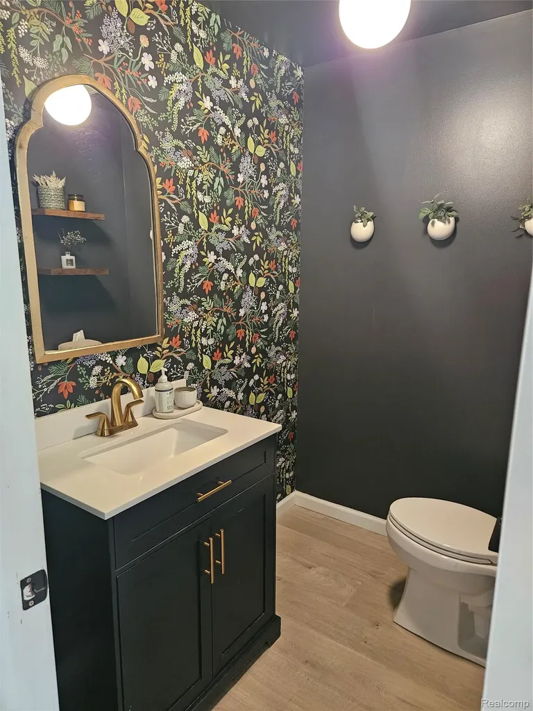 576 Indian Trail Orion Charter Township MI 48362