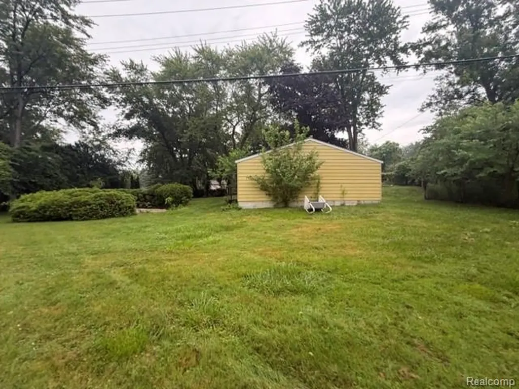 571 Cristy Avenue Waterford Charter Township MI 48328