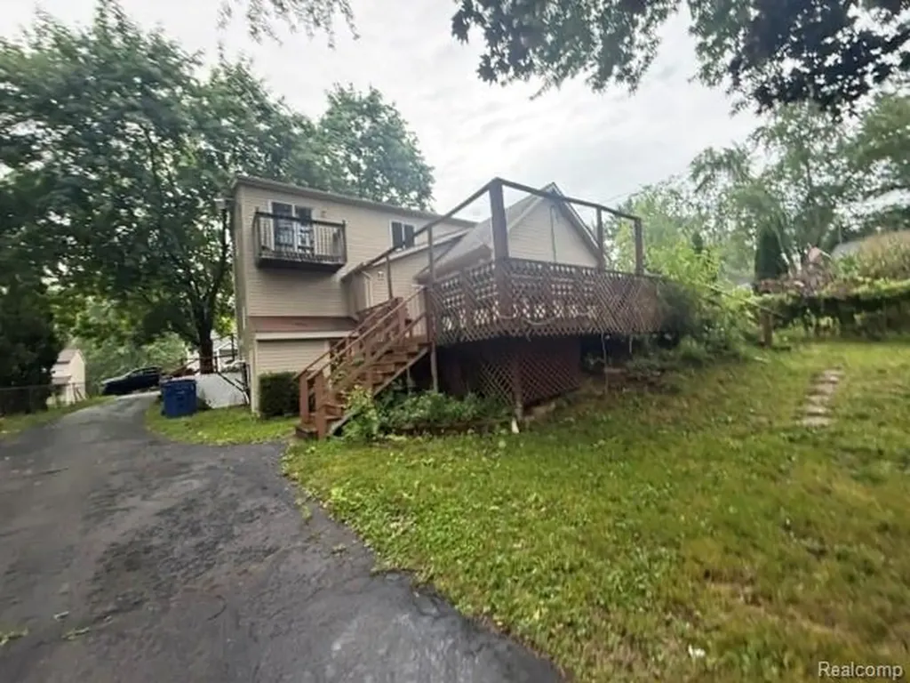 571 Cristy Avenue Waterford Charter Township MI 48328