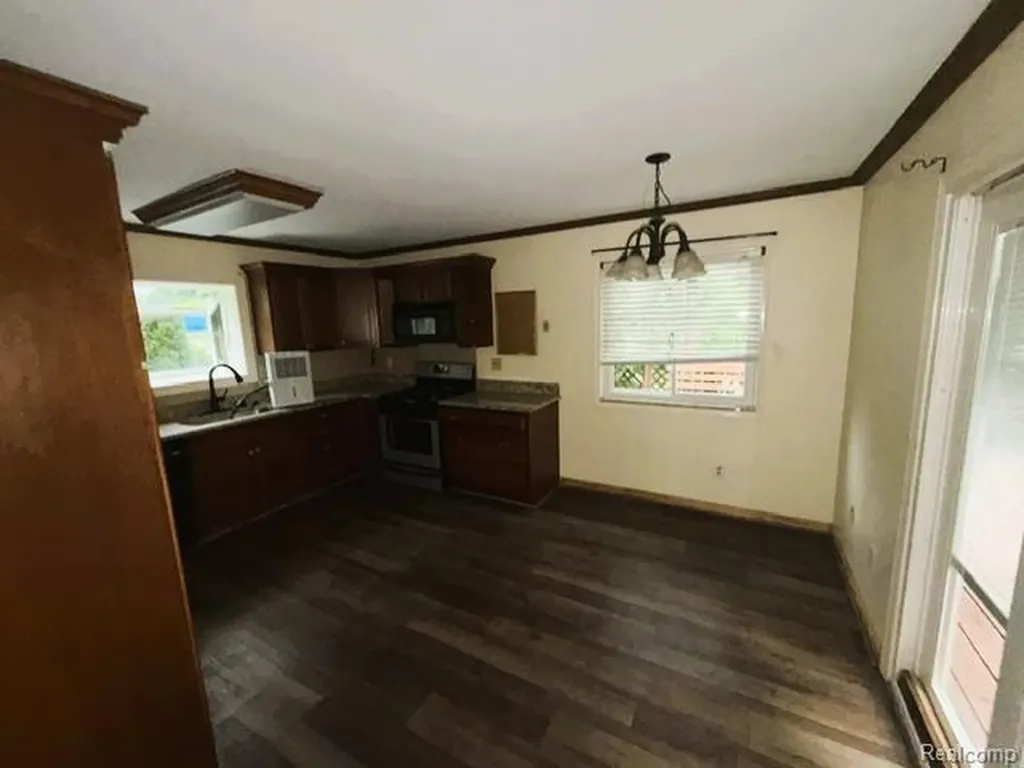 571 Cristy Avenue Waterford Charter Township MI 48328