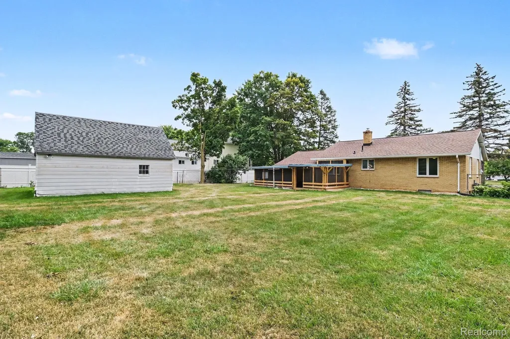5199 Lapeer Road Burton City MI 48509
