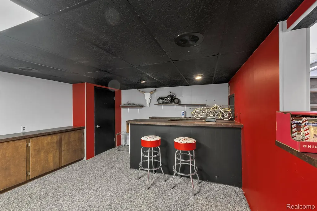 24574 Mabray Avenue Eastpointe City MI 48021