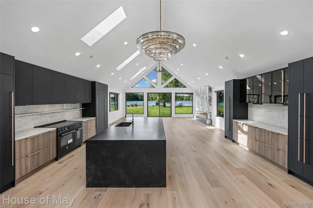 10890 Hillway Drive White Lake Charter Township MI 48386