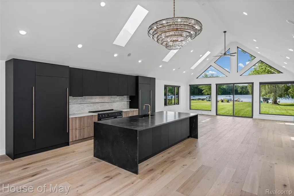 10890 Hillway Drive White Lake Charter Township MI 48386