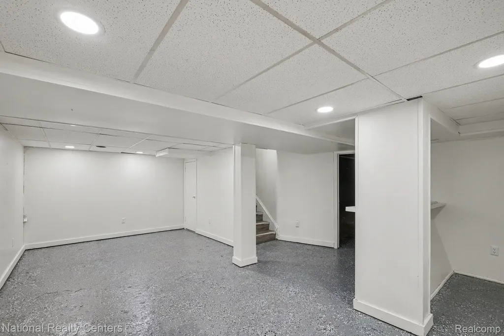 1981 Roslyn Road Grosse Pointe City MI 48236
