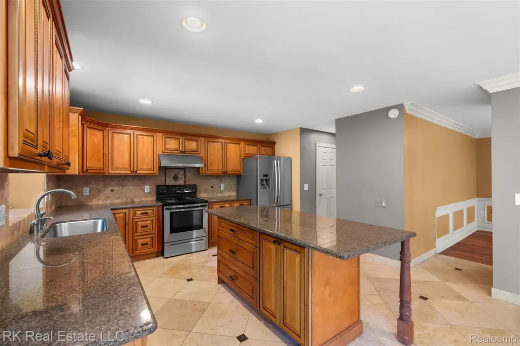 3178 Avalon Road Rochester Hills City MI 48309