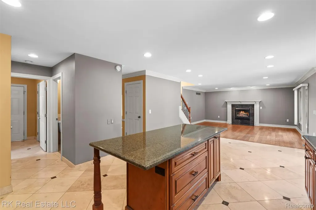 3178 Avalon Road Rochester Hills City MI 48309