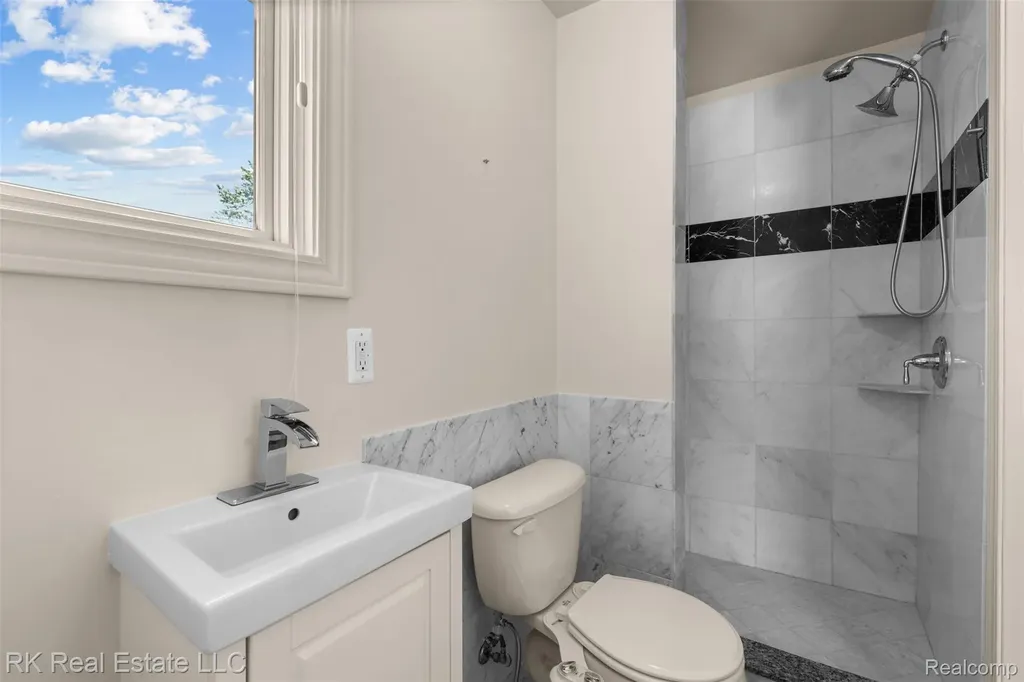 3178 Avalon Road Rochester Hills City MI 48309