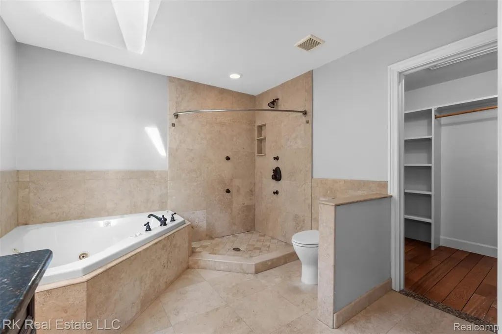 3178 Avalon Road Rochester Hills City MI 48309