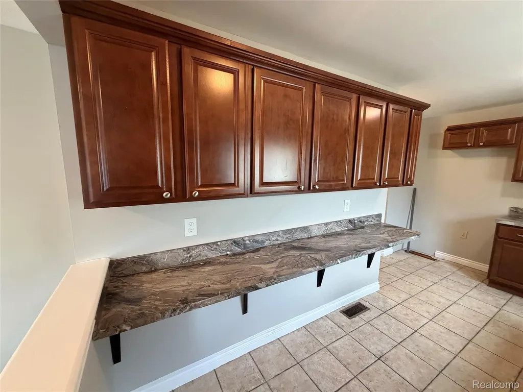 19820 E 14 Mile Road Roseville City MI 48066