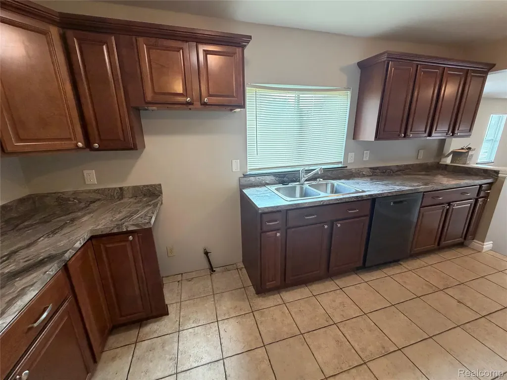 19820 E 14 Mile Road Roseville City MI 48066