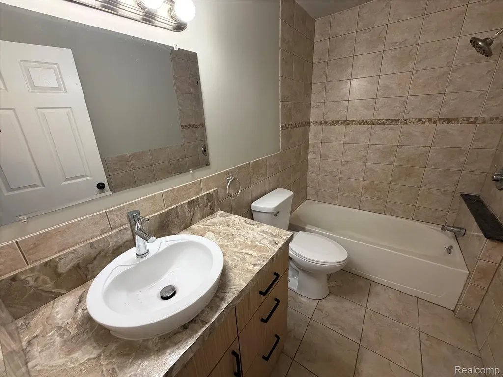19820 E 14 Mile Road Roseville City MI 48066