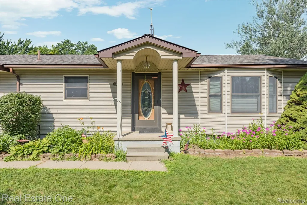 5361 Frankwill Avenue Independence Charter Township MI 48346