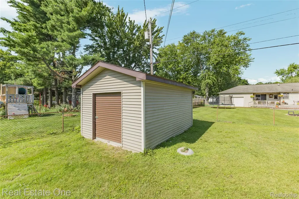 5361 Frankwill Avenue Independence Charter Township MI 48346