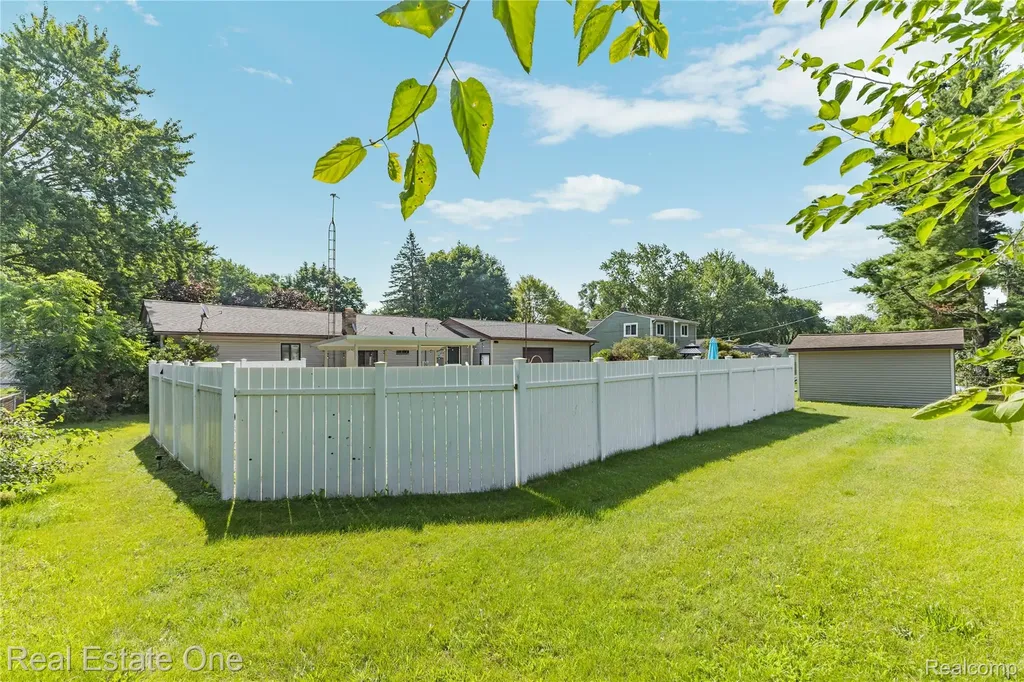 5361 Frankwill Avenue Independence Charter Township MI 48346
