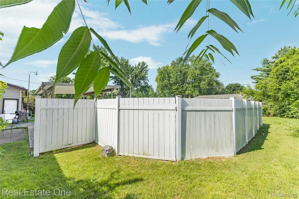 5361 Frankwill Avenue Independence Charter Township MI 48346