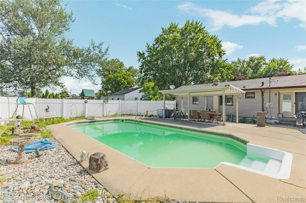 5361 Frankwill Avenue Independence Charter Township MI 48346