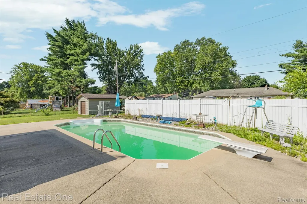 5361 Frankwill Avenue Independence Charter Township MI 48346
