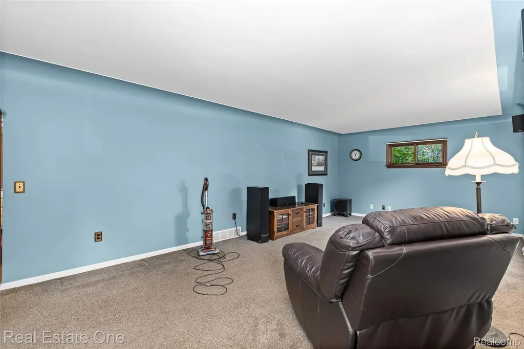 5361 Frankwill Avenue Independence Charter Township MI 48346