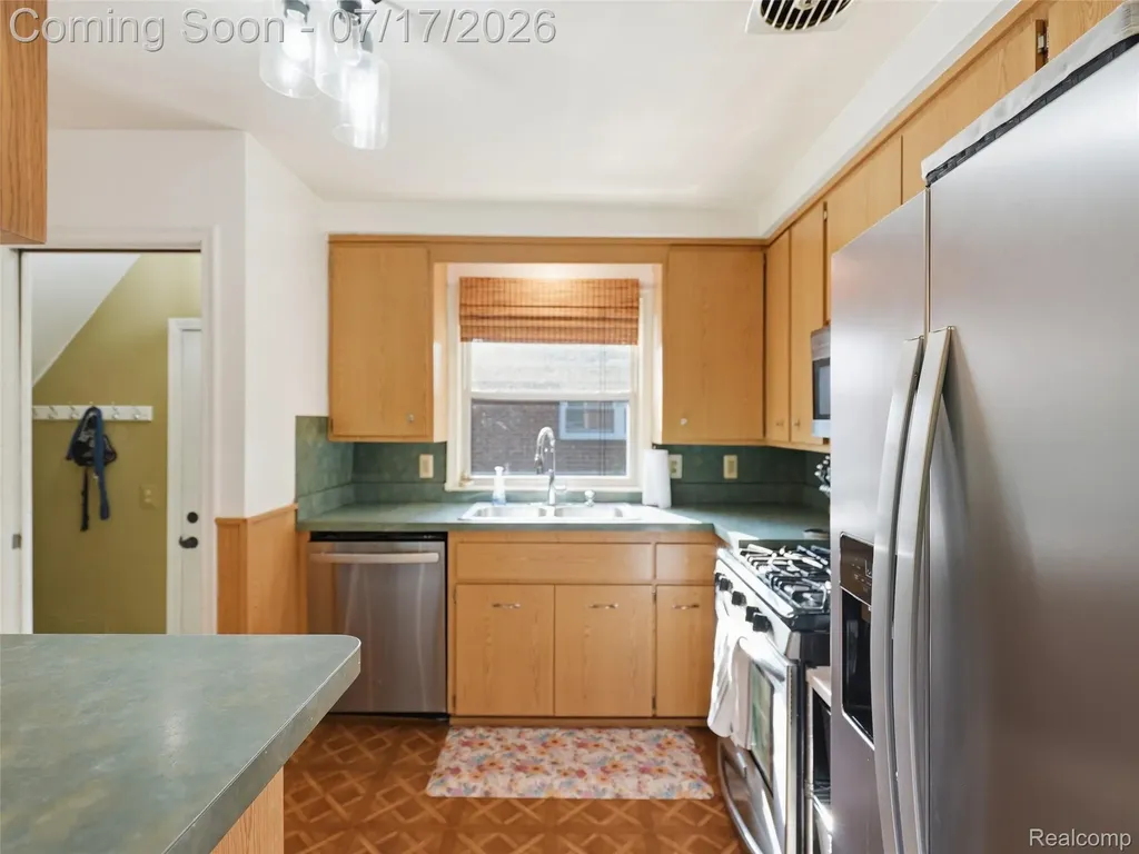 21920 Mauer Street St. Clair Shores City MI 48080