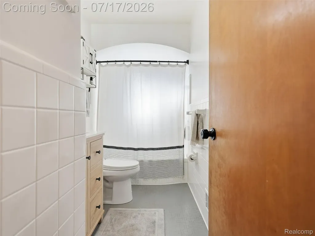 21920 Mauer Street St. Clair Shores City MI 48080
