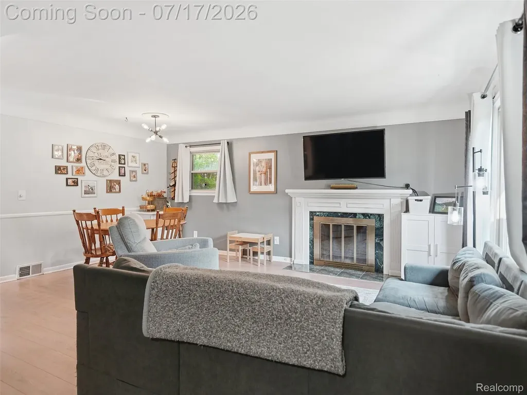 21920 Mauer Street St. Clair Shores City MI 48080