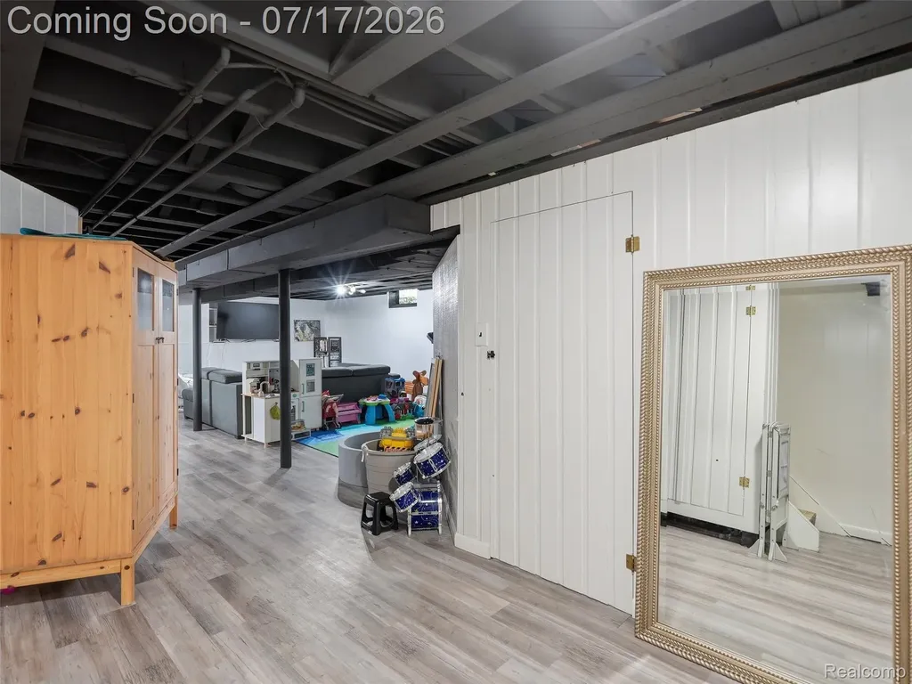 21920 Mauer Street St. Clair Shores City MI 48080