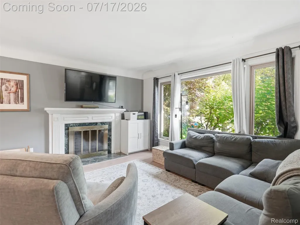 21920 Mauer Street St. Clair Shores City MI 48080