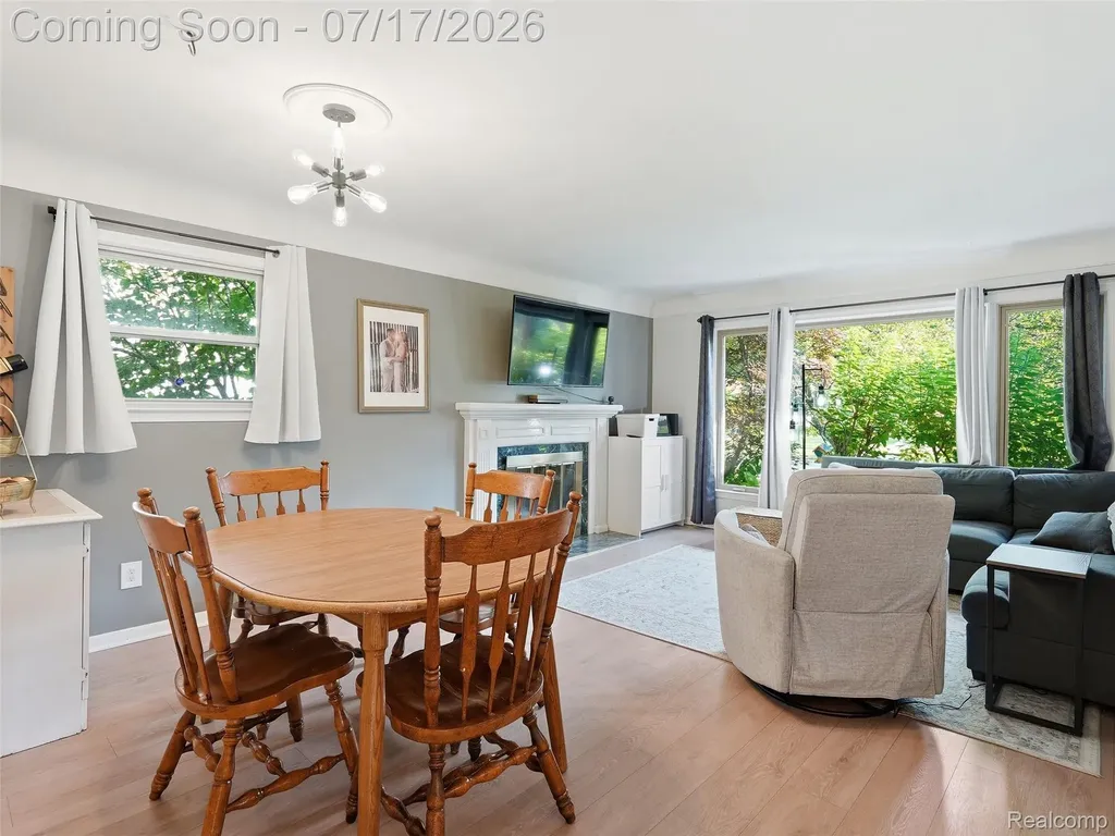 21920 Mauer Street St. Clair Shores City MI 48080