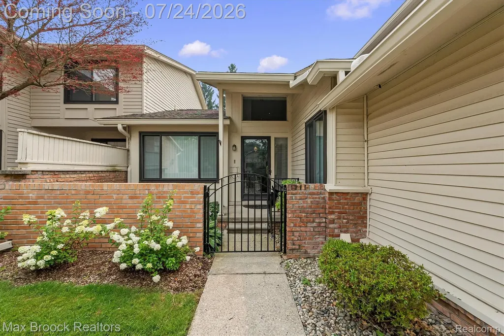 7002 Bridge Way West Bloomfield Charter Township MI 48322