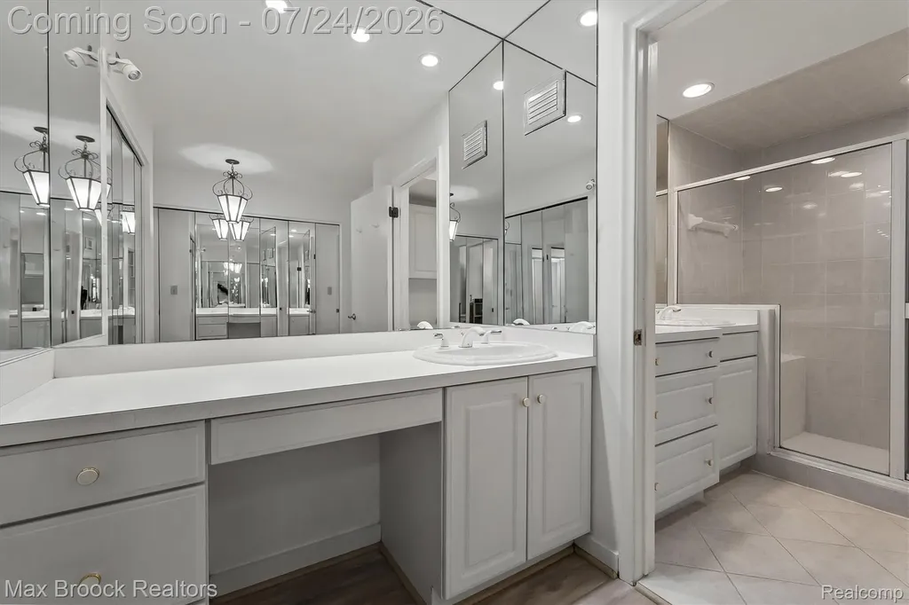 7002 Bridge Way West Bloomfield Charter Township MI 48322