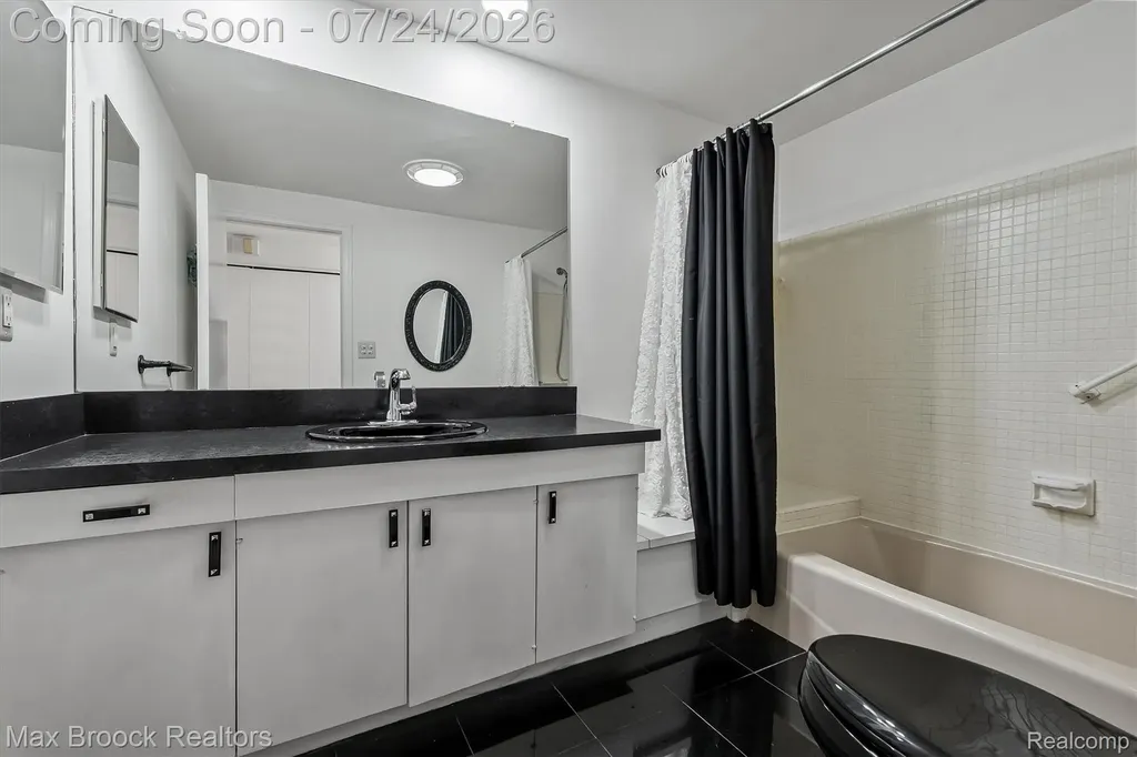 7002 Bridge Way West Bloomfield Charter Township MI 48322